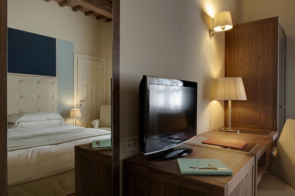 Hotel 500 Firenze Кампи Бизенцио Стая снимка